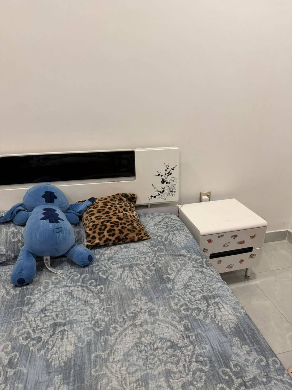 غرفة نوم اطفال كلش جديده لبيع المكان بغداد 
***********
