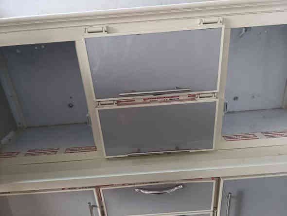 كونتر وطباخ نضيف اخو الجديد للبيع عنواني كركوك اشتري وابيع اي حاجة منزلية اتصل***********
