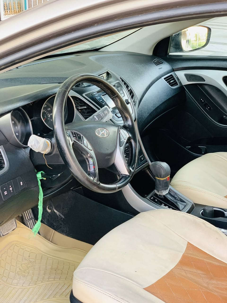 السلام عليكم
النترا أمريكي 2016 

لمتد فول مواصفات محرك 2000 دوش

بصمه ، فتحه ، تبريد بيانو ،لد خلفي ، فول تحكم ستيرن ، ويل 17 رياضي ، اشاره بالمري 

رقم بابل اللوحة الجديده وباسمي وسنويه لحد 2029 

السياره حادث امريكا جاملغ وبنيد موضح بالصور 

وبيها كلير بابين 

السعر 122 وبيها مجال 

المكان بابل الحله
للاستفسار ***********
