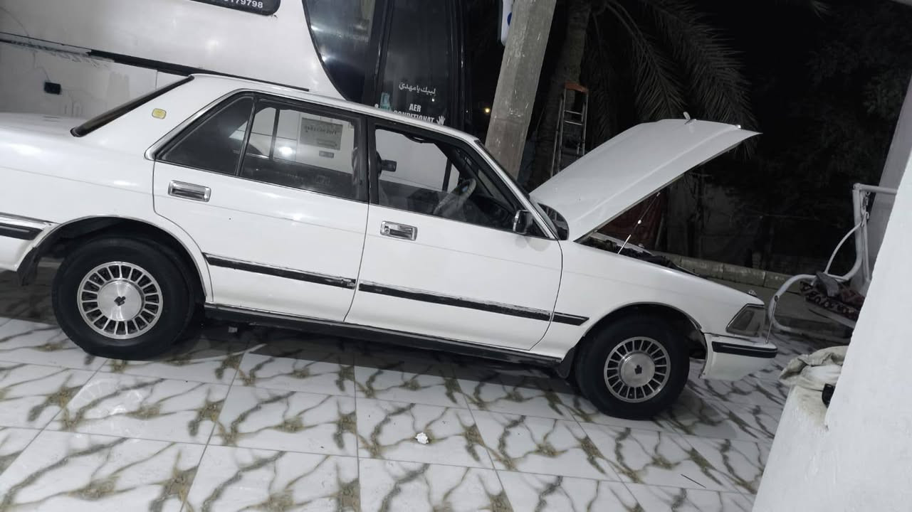 السلام عليكم سيدان ايسر بلاد رقم انكليزي بسمنه للبيع ***********
