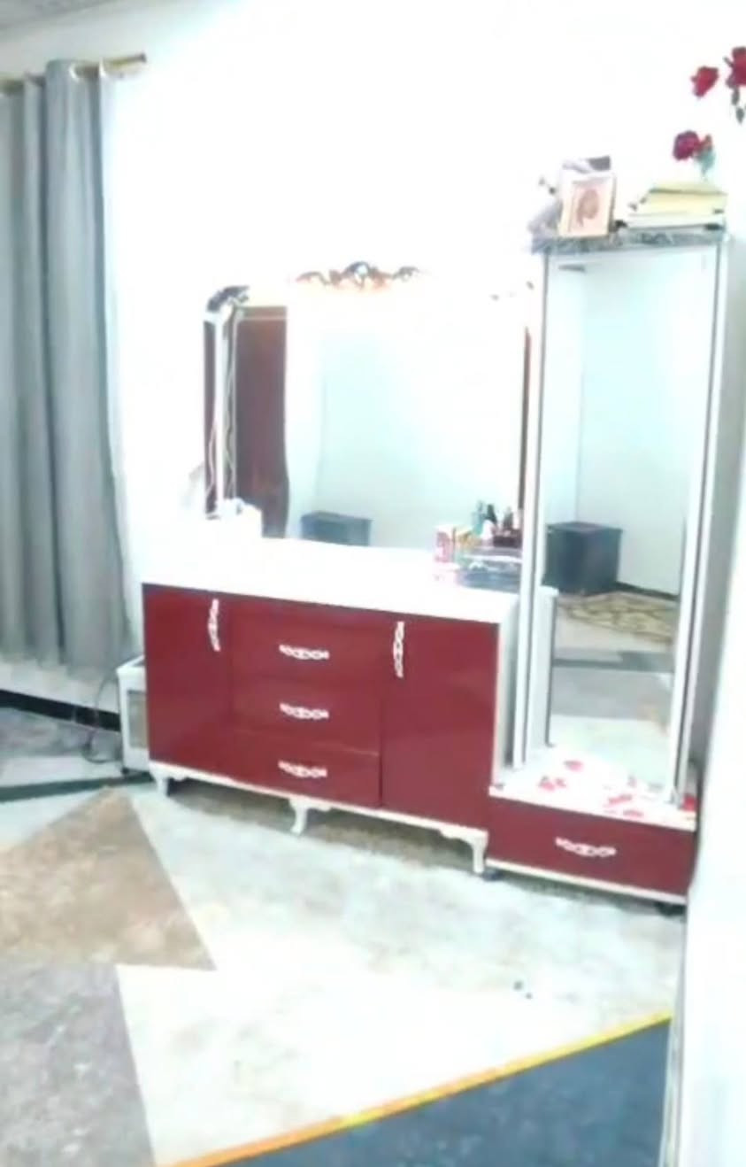 غرفة نوم للبيع مستعجل ع البيع
متواجد واتساب ***********
