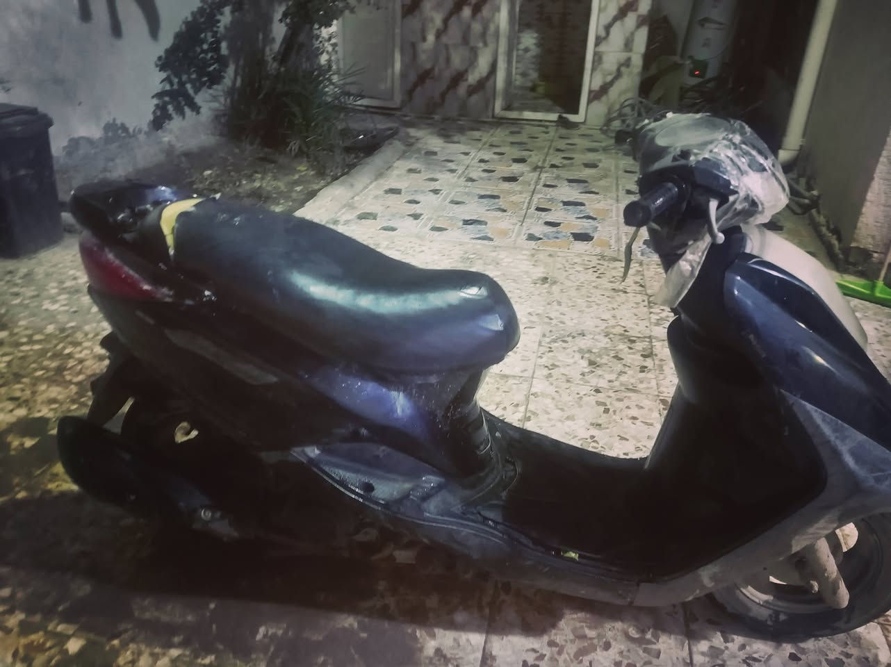 دراجه ياماها بريز اصوليه وأوراق دراجه جديده بالباكيت مال رمبه دراجه تشتغل هندر وسلف سعر دراجا مليون وتلاثميه وبيها مجال الرقم للتواصل واتساب ***********
