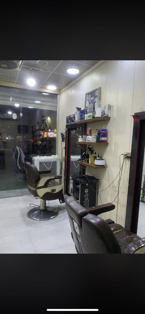 من رخصت الادمن
محل حلاقة كامل للبيع

كراسي عدد 2

مراية عدد 2 ام اللد

قنفه عدد 2

عربانه

مغسله

ملحقات اخرى

السعر 250 وبي مجال

عنوان بغداد

***********
