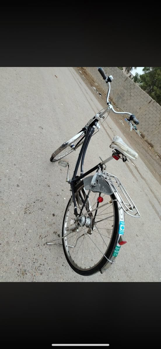 سلام عليكم بايسكل للبيع السعر 80وبي مجال الحجم ٢٧جديد شركة برح ستوت للاتصال ***********مكان بغداد الأمين السدة
