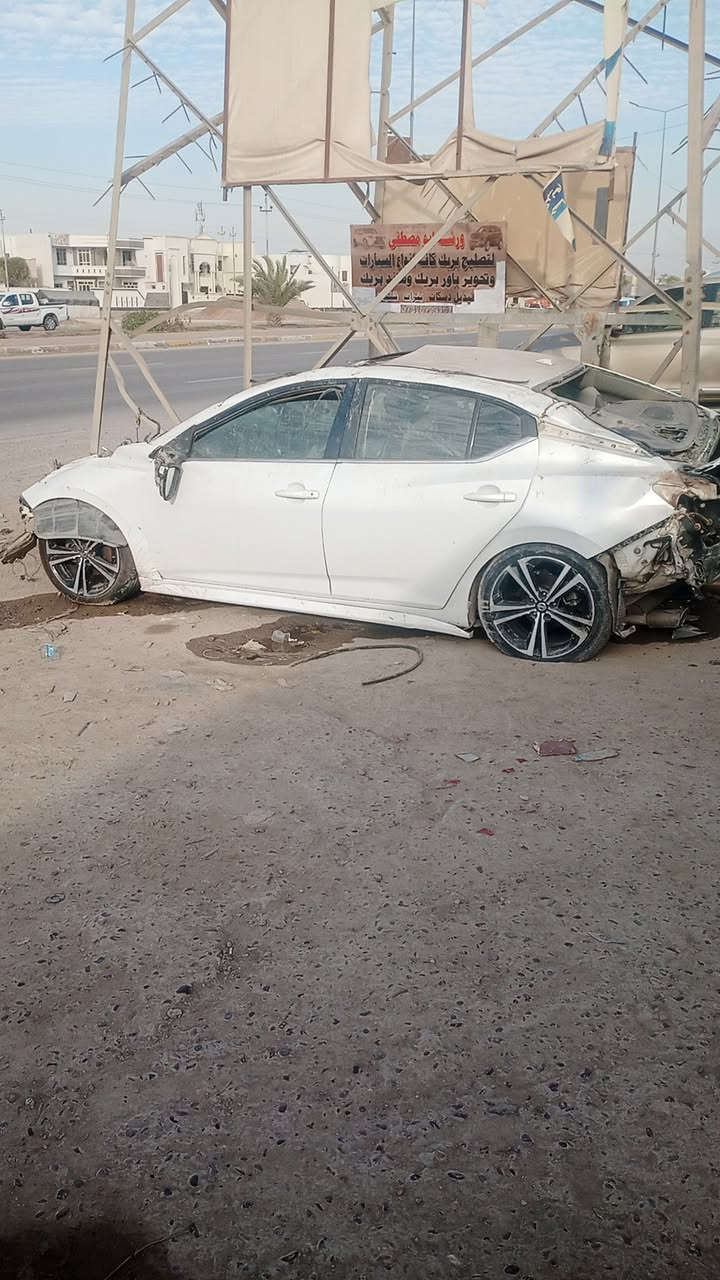 نيسان سنتره امريكي  سعر 40 موديل 2020 رقمها بغداد  التصال ***********
