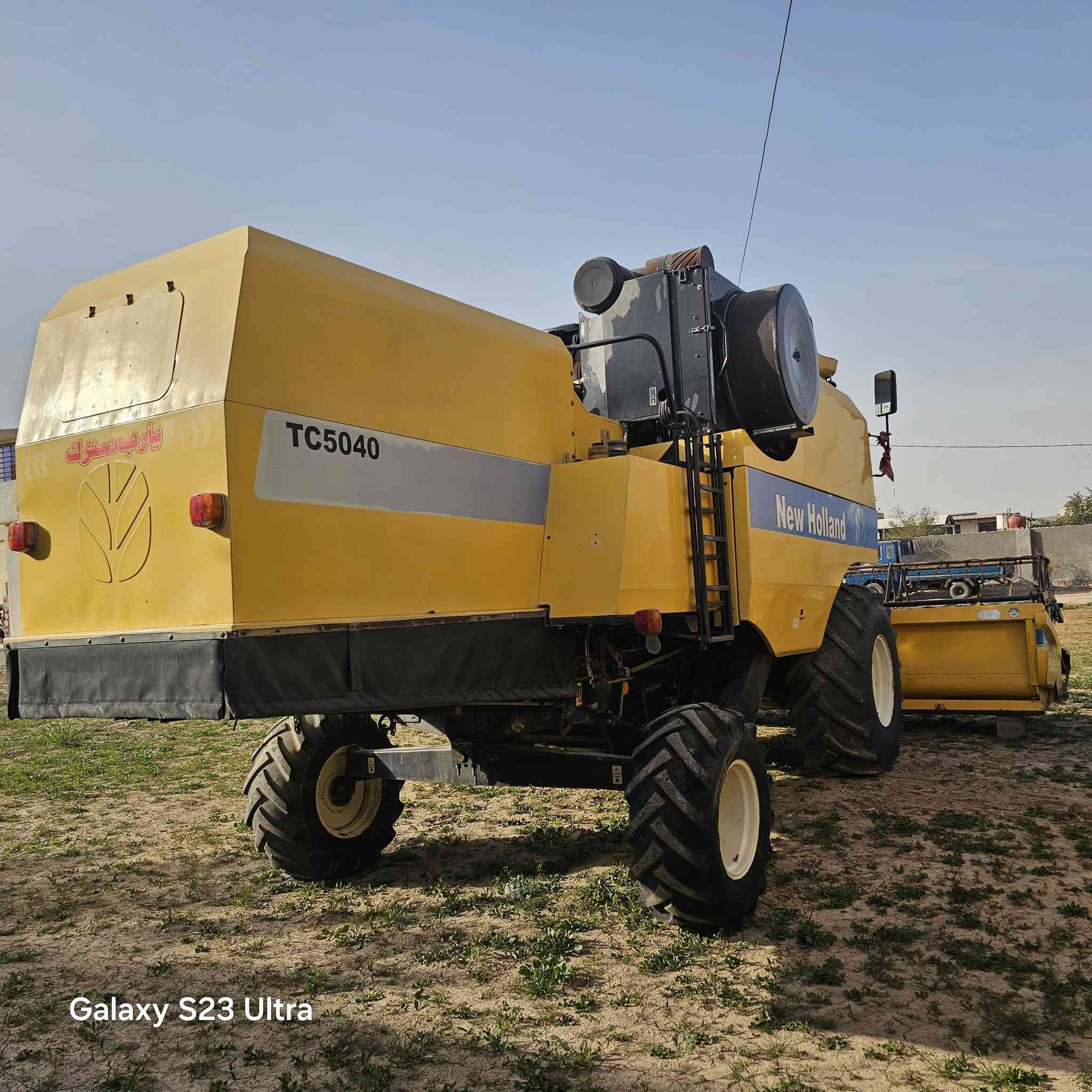 سلام عليكم للبيع حاصدات عدد اثنين وحده 2014 وحده 2025 استفسار اتصل ***********   ***********
