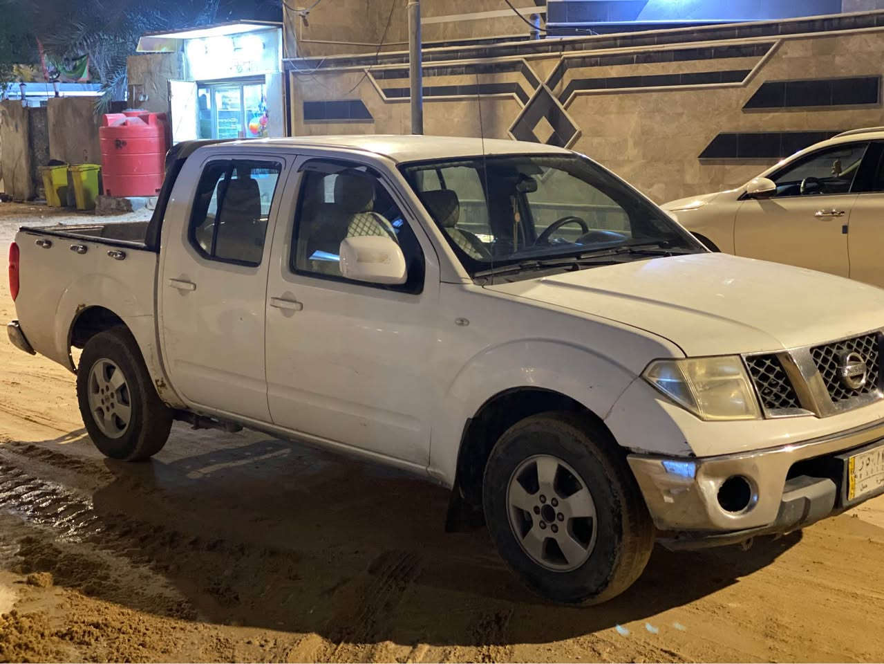 نيفارا 2013 اوتماتيك رقم بصره سنويه مامنتهيه بيها جاملغ وباب وبيها ملاحظات ب 98 وبيها مجال ***********
