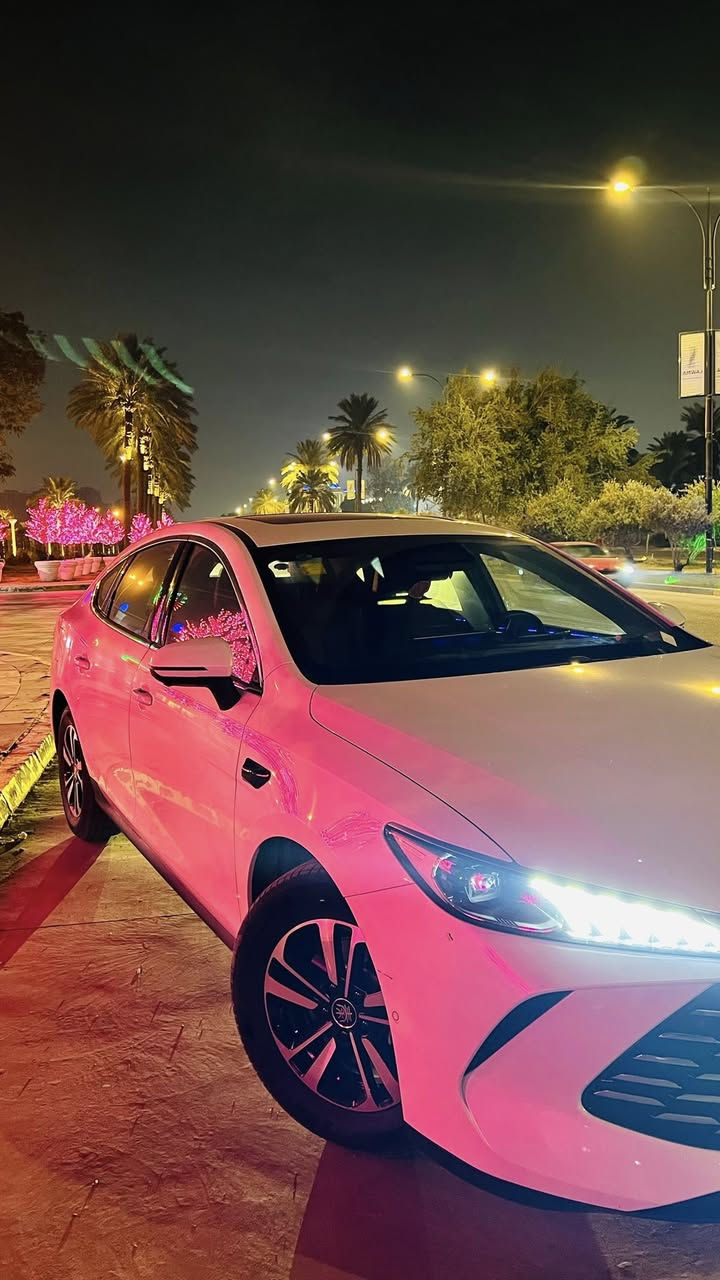 السلام عليكم ورحمة الله وبركاته
BYD qin plus full 
بي واي دي چن بلاص ((فول مواصفات))
اللي بس يمي تلكاها 
ام الفتحة 
كشن كهرباء
شاشة جبيرة
اوتو بارك
اوتو ستوب 
١٢ كاميرا
و١٤ حساس 
وباقي المواصفات معروفة

ماشية ١١ الف كيلو متر

الكن بلاص وللي يعرف بيهن ما تجي فول نهائيا غير مرة وحدة نزلت بالشمال وسعرها ١٥٥ عدا الرقم والدلالية هذا السعر بالشمال 
اللي ما يعرف بيهن لا يتفلسف رجاءا 

السعر واي استفسار  واتس 
***********
