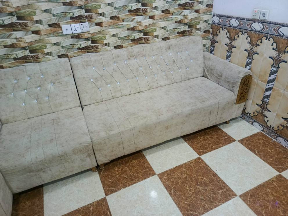 ديوان 7 أمتار نضيف كل عيب مابي سعره 145 الف شراي خابر *********** كركوك, العراق
