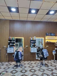 حلاق • دوام كامل • شارع تمانين