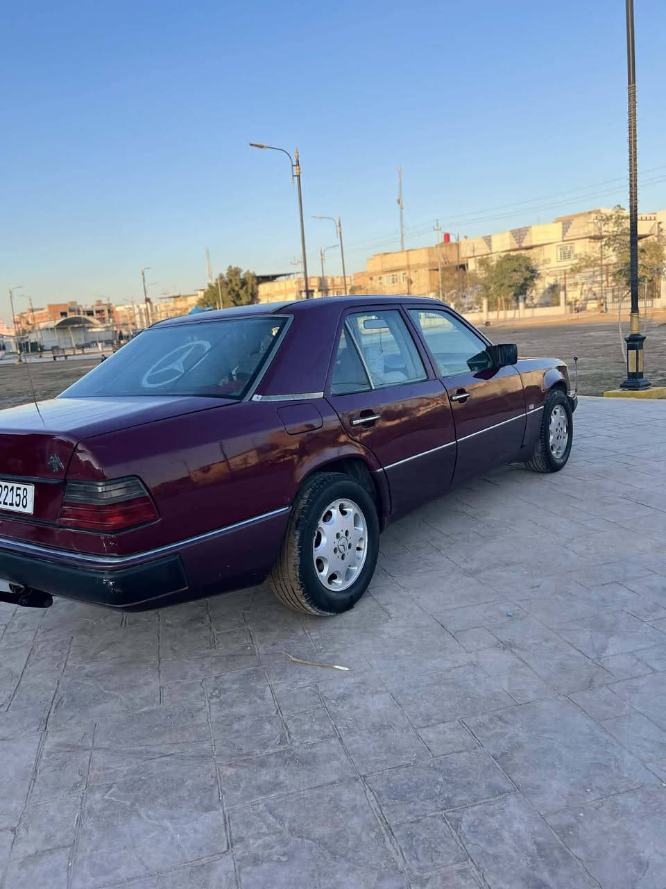 سلام عليكم (بيع أو مراوس بكوري مارسيدس دب 300 مديل 90 مكينه 3000بطه مصبوغه عام جماليه رقم إنكليزي هزه جديده بسمي كهربائيات شغاله تبريد شغال  مكاني نجف السعر70  بها مجال قليل رقم راعي السياره ***********
