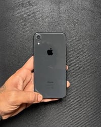 آيفون XR • ذاكرة ٦٤ • بطارية ٨١٪