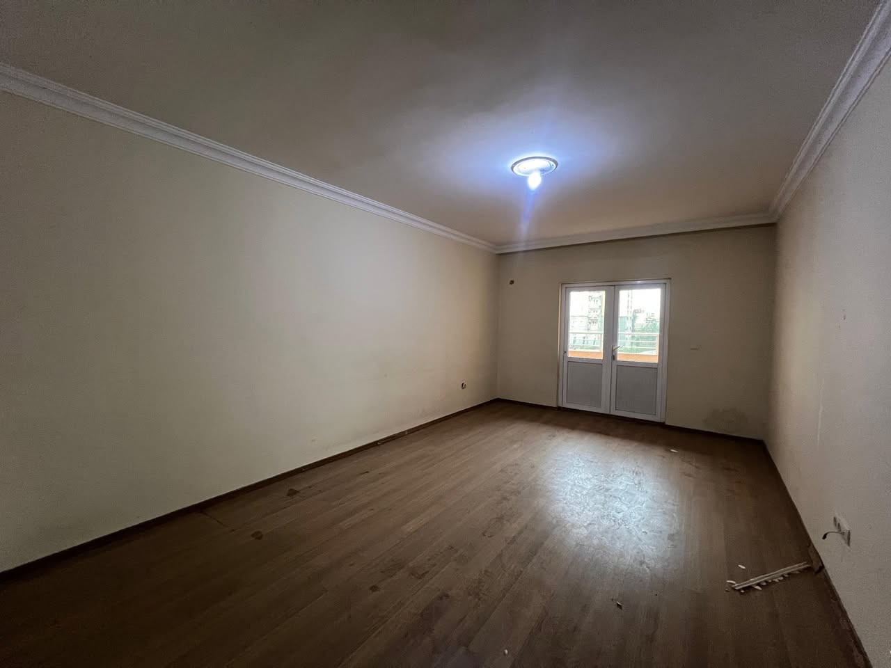 ‏‎شقة للبيع  في مجمع افروستي -دهوك 
‏‎عمارة:B57
طابق:4
‏‎‏‎المساحة ١٨٦م
‏‎غورقة :٣+١
‏‎واجهة. شمال -غرب 
‏‎‏‎اذا كنت ترغب في شراء شقة او بيعه يمكنكم التواصل معنا
‏Tell-0750 147 2738
‏Whatsappe-Viber
