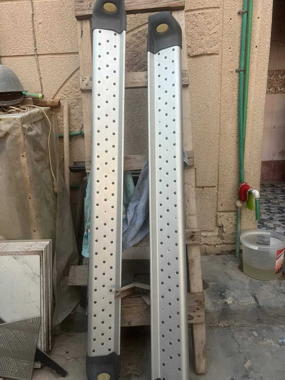 السلام عليكم اخوان عندي ذني مال بيكب يرهم نيفاره نيسان فلاونزه رايدهن 80الف مكان بصره شط العرب نضافه 90  /***********
