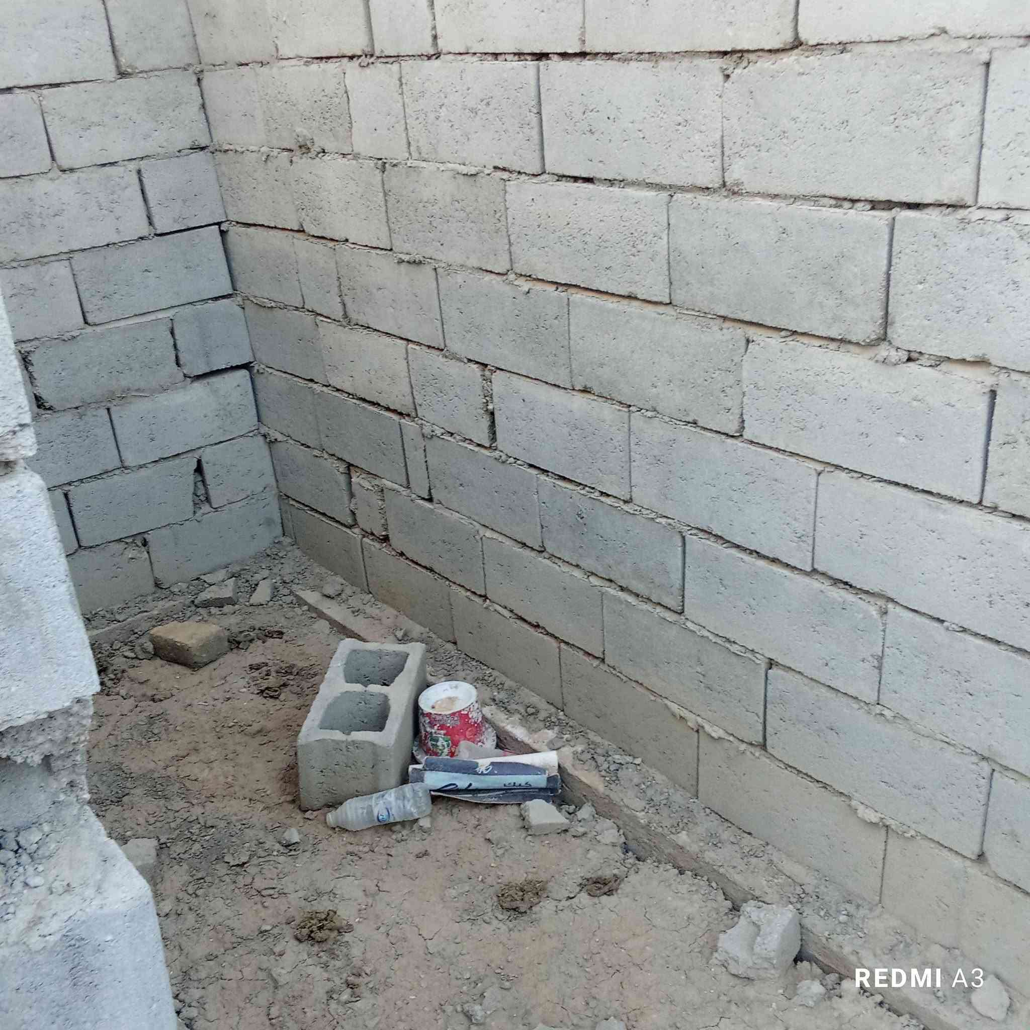 هيكل للبيع واصل للشبابيك حي الملايين قرب البرج 
يبعد عن التبليط 30 متر
المساحة 300 ركن و عرض الشارع 8
بناء جديد رباط 30 في 36
غرفتين 6 ب4 
صالة و استقبال و براني 9 
تفاصيل أكثر و السعر اتصل بصاحب البيت ***********
