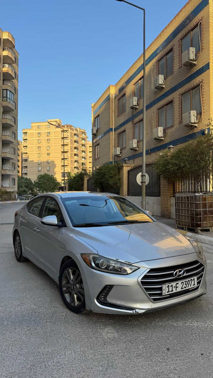 السلام عليكم هونداي الانترا موديل2018 وراد امريكي حادثها جاملغ الخلفي وصور موجوده بدون ايرباك محرك 2000دوش 
مكان كراده 
سعر:138 وبيها مجال للشراي 
اتصال:***********
