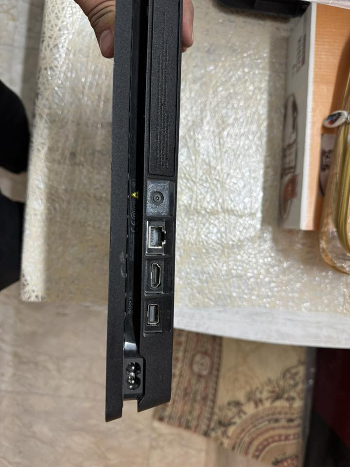 بلي 4 سلم نضيف استخدام مال بيت وجدا قليل ويا جوستك واحد ب 140 وبي مجال للشراي مكاني بغداد حي الجهاد ***********/***********
