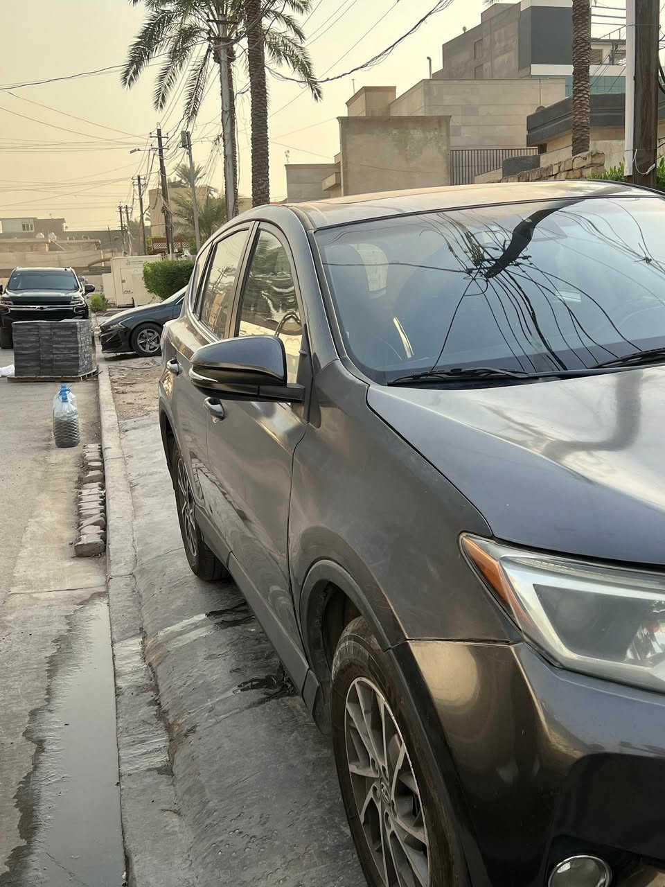 راف فور 2018 XLE ماشية 60 الف حادثها قطعتين ونص

مكاني حي الجامعة 
***********
السعر 150
