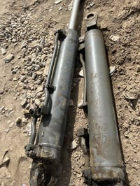 (قطع غيار شفلات للبيع) صيني فقط 1-جكات رفع حجم  حجم 936 عدد 2 2-اوياله...