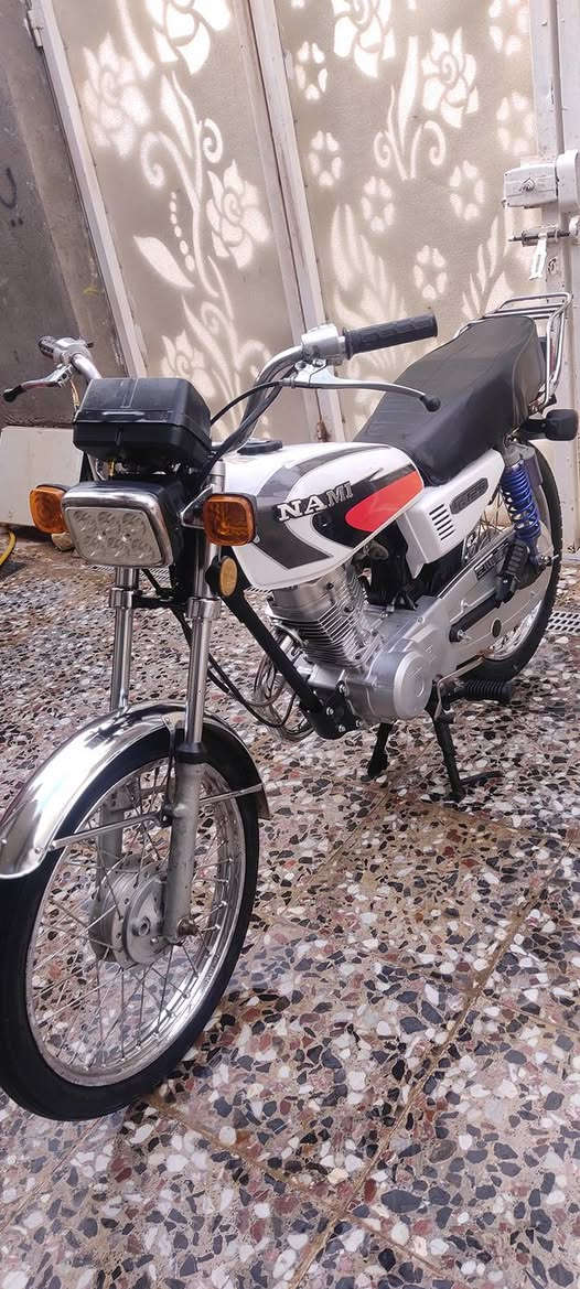 دراجه نامه اصلي شاصي ومكينه كلك كلك مكفوله عشائر دراجه كلهه شغاله كهربائيات شغاله المكينه قبل 5 ايام من جفتته وبدلت الهه غراض كله جديد دراجه خير من الله مكان المجر الكبير سعر 650 وبيهه مجال قليل للستفسار ***********
