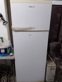 عندي ثلاجه الحجم الكبير نوع بيكو للبيع عنواني العبيدي بغداد 0770388847...