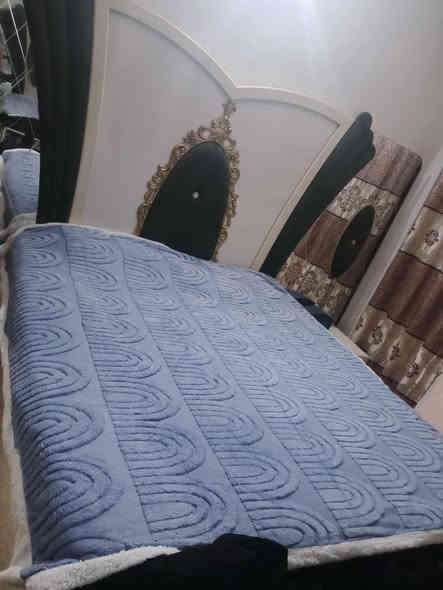 غرفة نوم تركي 
غرفة نوم  — شبه جديدة 
 الموقع: بغداد – الدورة / حي اسيا سلايــت
للبيع غرفة نوم راقية 9 قطع بحالة شبه جديدة، استعمال قليل جداً، نظيفة ومتعوب عليها، جاهزة 
 تصميم حديث ولوناته تهدي النفس، مناسب لكل الديكورات
المواصفات:
الخشب قوي وثقيل
النقشات ديزاين حديث
كل القطع نظيفة وما بيها أي ضرر
استعمال خفيف مثل الجديد
السعر مناسب 
✔️ شراي فقط يدخل الخاص
✔️ للاستفسار*********** 

ملاحظة:
إذا عدك أثاث غرف — بيع / شراء — راسل خاص، مندوب مبيعات وشراي داخل بغداد فقط.
