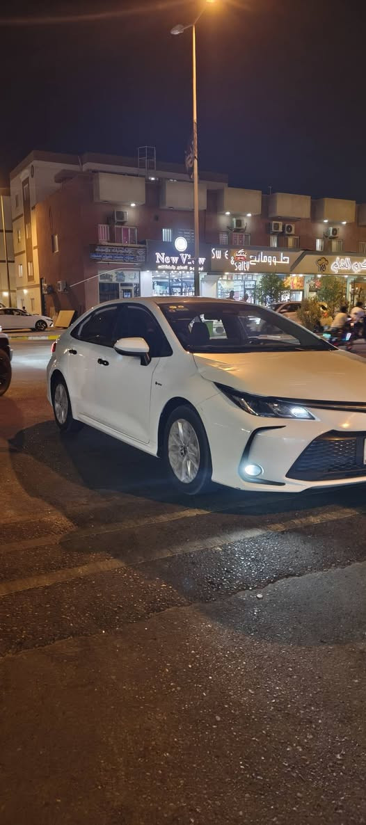 كورلا 2025  HEV  علامه سوده شكل خليجي
المواصفات 
مكينه 1800 هايبرد شحن ذاتي 
سلايت 
كراسي جلد اصلي 
رادار + تحديد مسار طريق + قيادة ذاتيه 
قرائة علامات الطريق المرورية
بصمة تشغيل + دخول ذكي  يدة الباب
هاندر بريك بصمة + اوتو هولد 
 بطاين بوب حياكه  مطرز 
كيجات ديجتل 
شاشه مسجل +تبريد بيانو + كامره خلفيه دوارة + كار بلي 
تبريد قطعتين 
لايت زينون عالي ناصي + بروجكتر لد زينون 
 حساس اطار + حساس مطر + حساس لايت داينمك  
ايفو مود + مود درايف + مانع انزلاق 
 تحكم  الستيرن كامل مع كروس سرعه
ايرباك عدد 10
ويل كب  حجم 16
ماشيه 17الف مكفوله كفاله عامه تحويل ثاني يوم

رقم الهاتف ***********واتساب ونتصال
