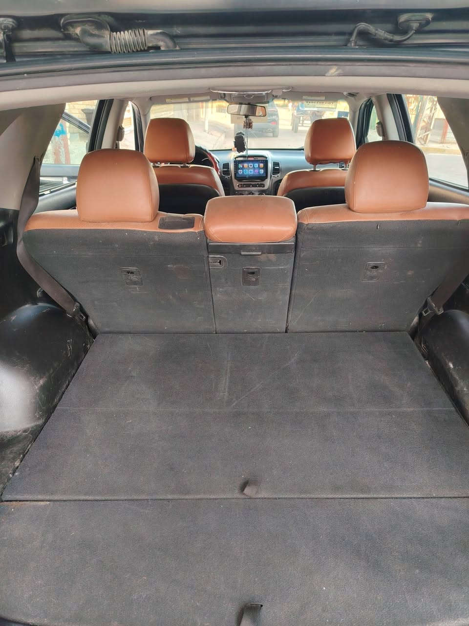 سلام عليكم
سورنتو للبيع 2014 وارد أمريكي محرك 2400 GDl ٥ راكب حادثها جاملغ وبنيد تبديل بدون دواخل السياره جاهزه من كلشي السعر 120 للاستفسار ***********
