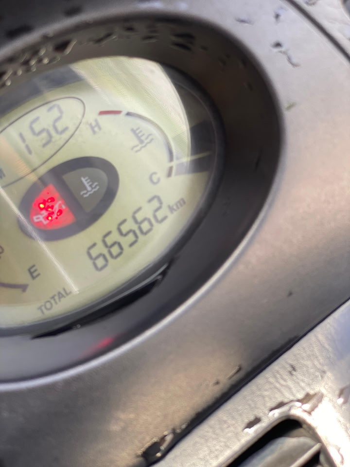 سلام عليكم شباب دراجه 
Silver Wing 400 CC
وارد خليجي مكفوله كفاله عامه 
الدراجه علا وضع الشركه 
برقي واحد ما مفتوح بيها 
بيها صبق بل صفحه اليسرء شبرين تقريبن 
ولباقي كلها مكفوله علا وضع الشركه 
او الكشر مثل ماموضح بل صور نضافته كدامك 
سويج سكيورتي 
اوفر مود نضام ABS شلعه تاكل الكاع  او معدل خير من الله
دشبول نفخ المرغوب منضومة زنون أصليه عالي ناصي 
دبلات جدد مكفوله تخم تاير بعده بل جيس 
الضفيره مالتها علا وضع الشركه 
المكينه ول دراجه بل كامل برقي ما مفتوح منها 
وراقها 
بغداد الدوره   ***********
