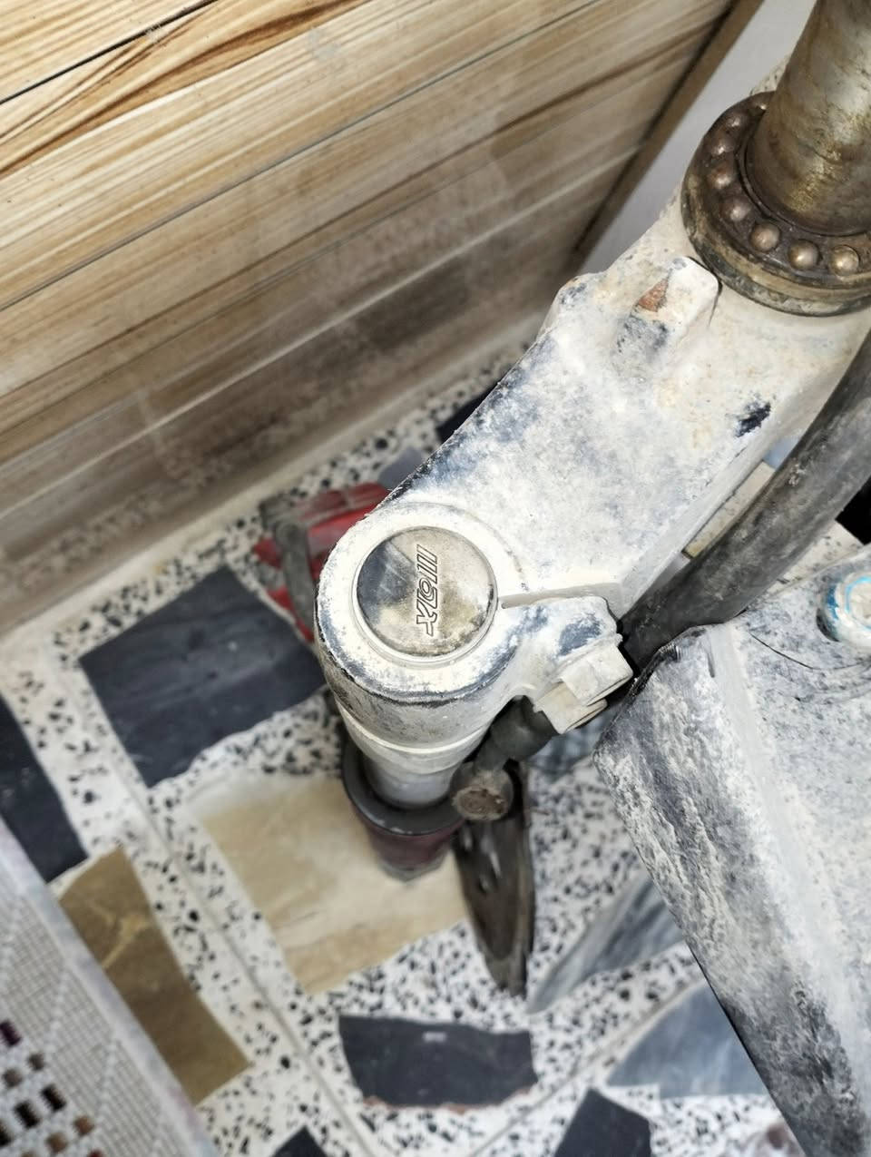 سلام عليكم ماشه مال سكنس فحل رياظيه و صدر مال عدله للبيع مكان بل مدينه يم وليد ابو الكص وهذا رقم***********
