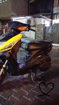 سكنز لبيع مامفتوحه ونضيفه كلش سعره 700 وبيه مجال الواصل ع هذه الرقم 07...