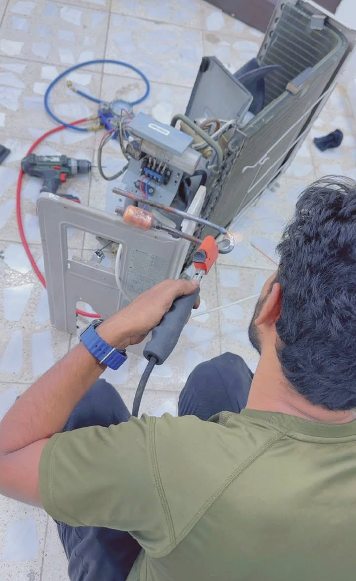 اليوم والحمد لله تم صيانة سبلت 
في بغداد شارع فلسطين 
خدمات حيدر للسبالت  🪛🔧 وكل ما يخص التبريد والتكييف 
تنصيب السبالت مع عمل فاكيوم🧰
غسل  وتنظيف و ادامة جميع اجهزة التبريد🪣
صيانه جميع السبالت والمكيفات   
للتواصل و الإستفسار اكثر مراسلة الصفحة او اتصل واتساب📞 ***********
