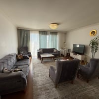 صالة كاملة .للتفاصيل و السعر يرجى التواصل على  رقم 07511850710