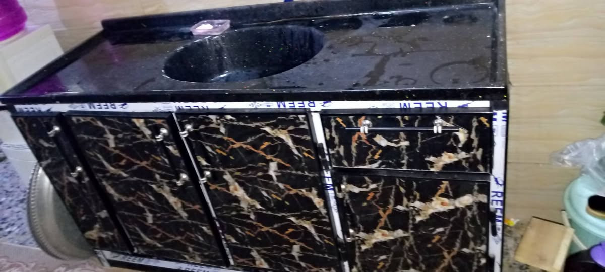 السلام عليكم هذا كاونتر للبيع وديوان وبوفيه للاستفسار خاص المكان الشعلة الدوانم خلف السكه شارع 60


**إذا كنت صاحب هذا الإعلان وتريد حذفه لأي سبب، رجاءا أرسل رسالة إلى الدعم الفني**