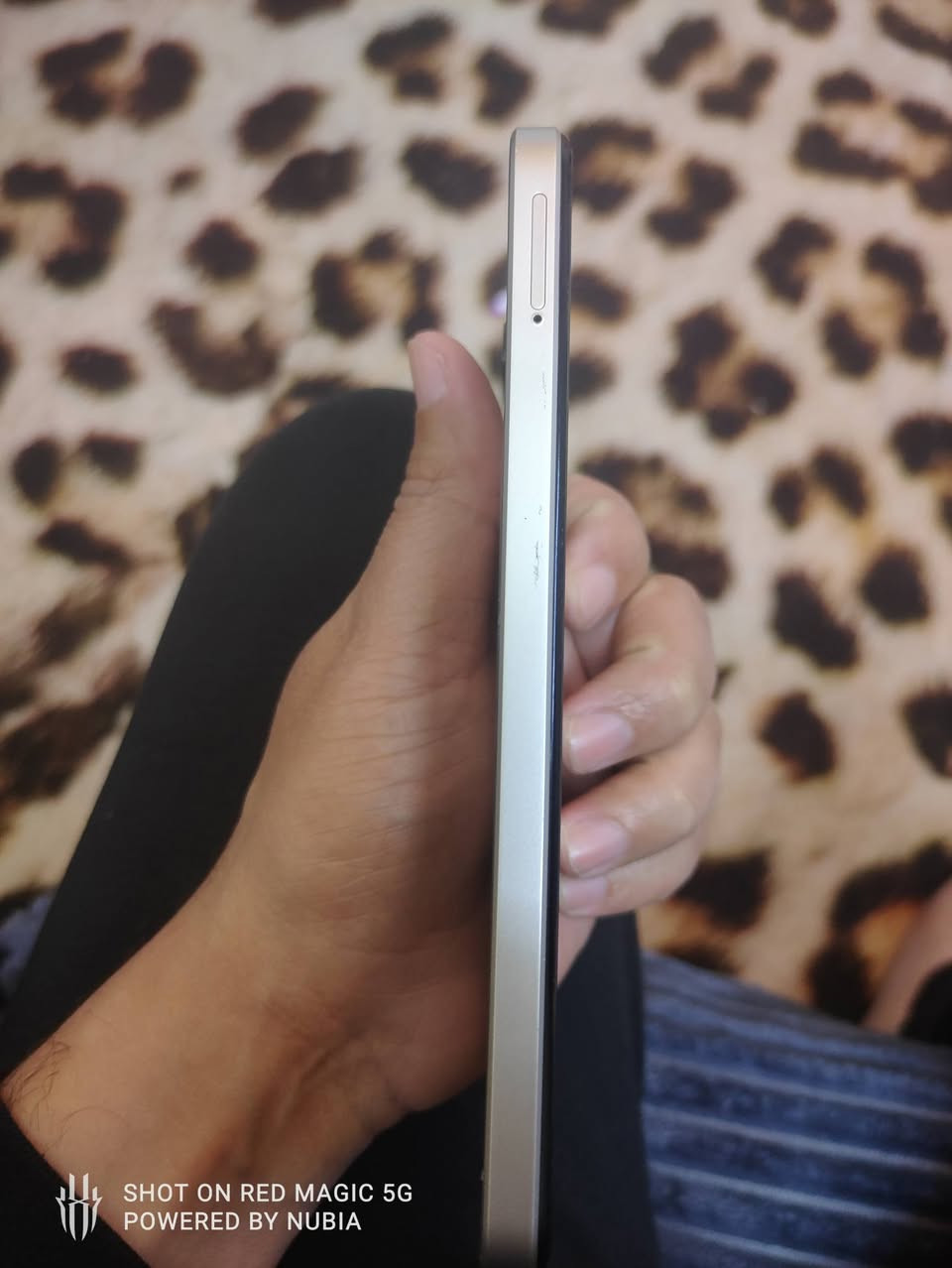 ريدمي C33 ذاكره 128+4داخليه
نضافه 99٪100 بدون ملحقات
سعره 100
***********
