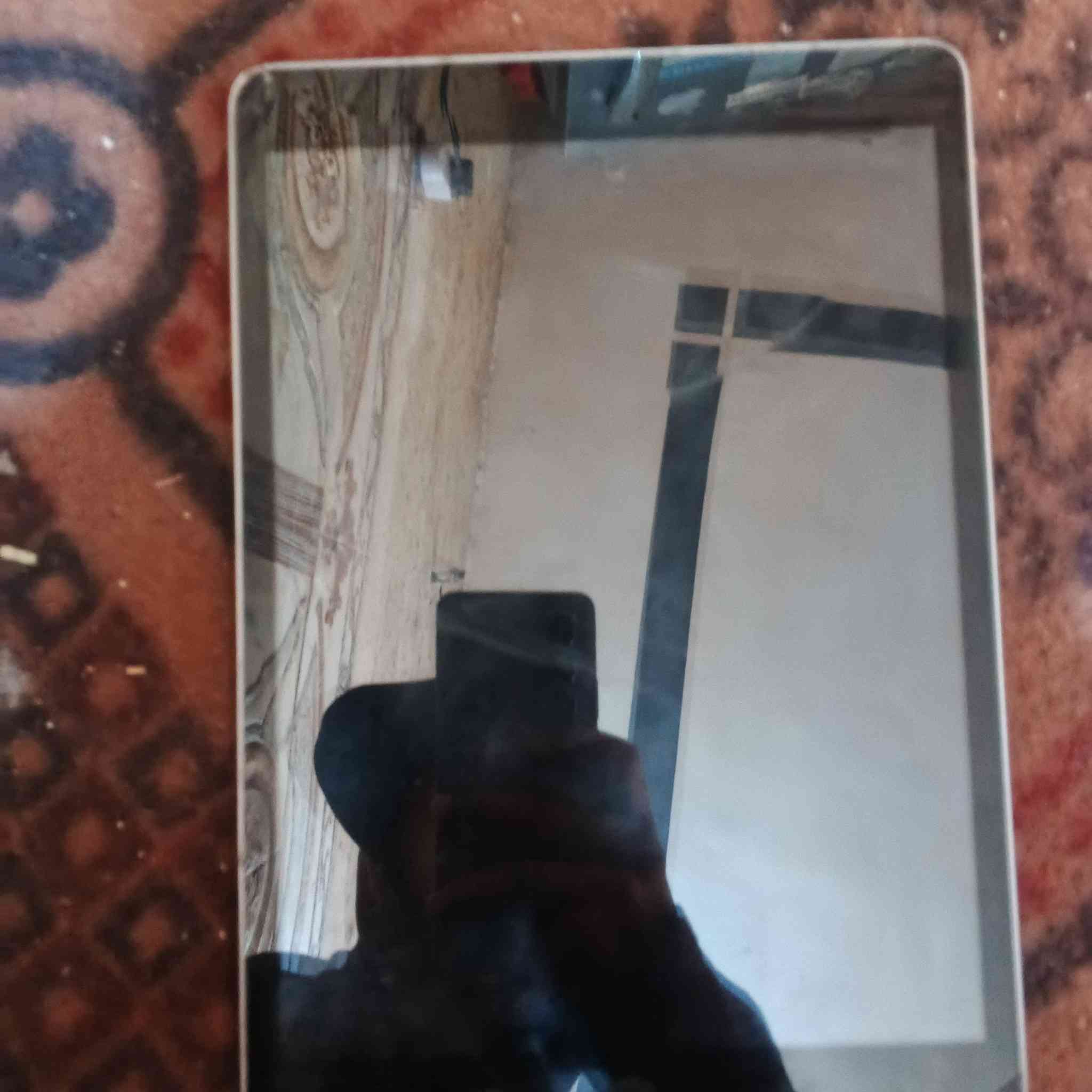 سلام عليكم ايباد 9الجهاز مامفتوح فقط هاي الطخه البي بل شاشه ماماثره ابد جهاز نضيف وطخه مو بشاشه بل كلاس ذاكره64بطاريه86جهاز نضيف مكاني بغداد المشتل توصيل ماكو رقمي*********** سعر175وبي مجال
