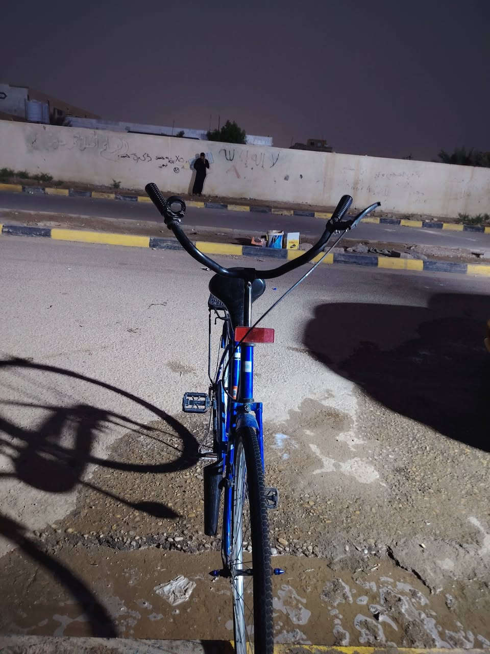سلام عليكم شباب بيسكل لبيع نزلته حاويه وجان مخزون وهسه طلعته وبي بس زلغ واحد قليل وسعر 110مكان ميسان المجر الكبير رقمي ***********
