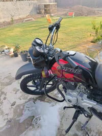 بوكسر 22كلك كلك محرك ما مغتوح  اكفلك من السرقه  700 وبيها مجال  078642...