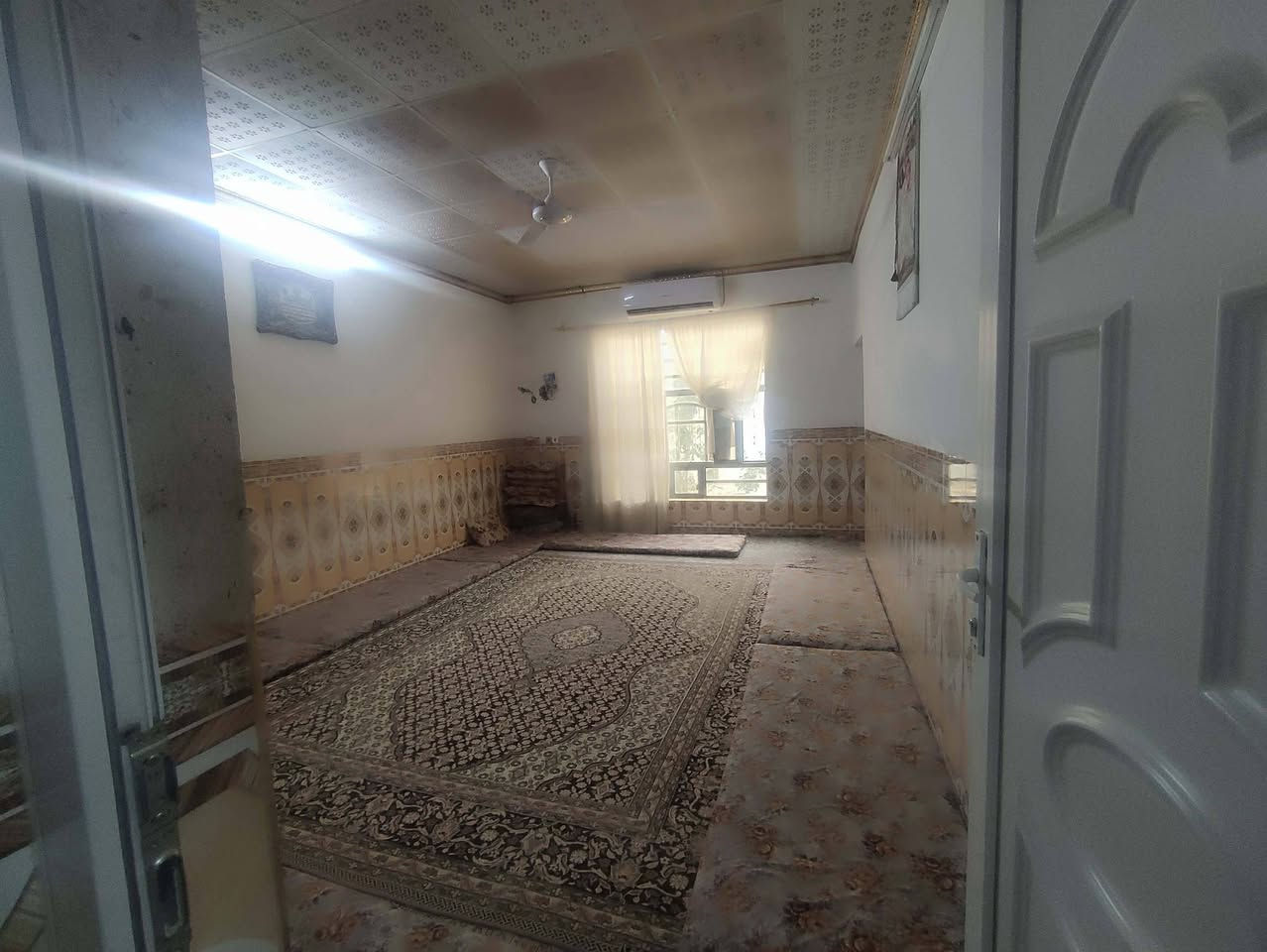 #مكتب_دار_السلام_للعقارات.
---

🏡 دار للبيع – حي الجمهورية / خلف مركز الشباب قريب على سوق حسن قوان وقريب على جامع ستار

- 📏 المساحة: 260 متر  
- 📑 الطابو: زراعي 
- 📍 الموقع: حي الجمهورية – خلف مركز الشباب مباشرة  
- 💰 السعر: 100 مليون دينار (قابل للتفاوض)  

✨ مميزات الموقع:  
- على شارع رئيسي مزدوج (السايدين)  
- قريب من الخدمات والأسواق  
- مناسب للسكن أو الاستثمار التجاري  

📞 للاستفسار والاتصال:  
- ***********  
 . 
 (الأستاذ جاسم البياتي)  

🏢 زورونا في مكتبنا: طوز / حي العصرية – شارع السايدين مقابل حسن كوستر  

عقارات_دارالسلام
🔹 بيع وشراء الدور والأراضي (سكنية – تجارية – زراعية)  
🔹 تنظيم كافة عقود البيع والشراء وتعقيب المعاملات  

---
