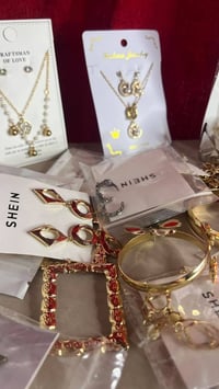 اكسسوارات • محابس • سوارات • طلاء ثابت • خواتم • اكسسوارات نسائية • مج...
