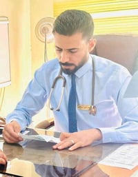 د. مسلم السلطاني • بورد باطنية وقلبية وصدرية • إيكو مجاني