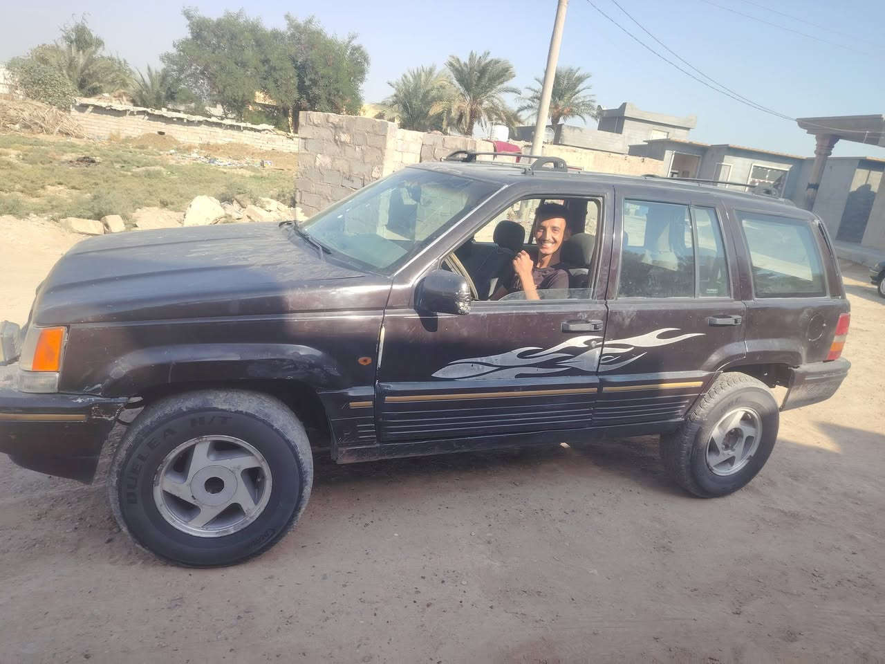 السلام
جيب شيروكي موديل ٩٦ كير ومكينه بطه جديدات تخم تاير ويل وباتر وكهربايات كلهة شغاله حته كشناتهة كهربايات شغاله رقم انبار الماني السياره حائز ثالث  اتكفل سرقه وعشائر السعر 23 وبيهة مجال بسيط او مراوس
*********** متوفر واتساب
