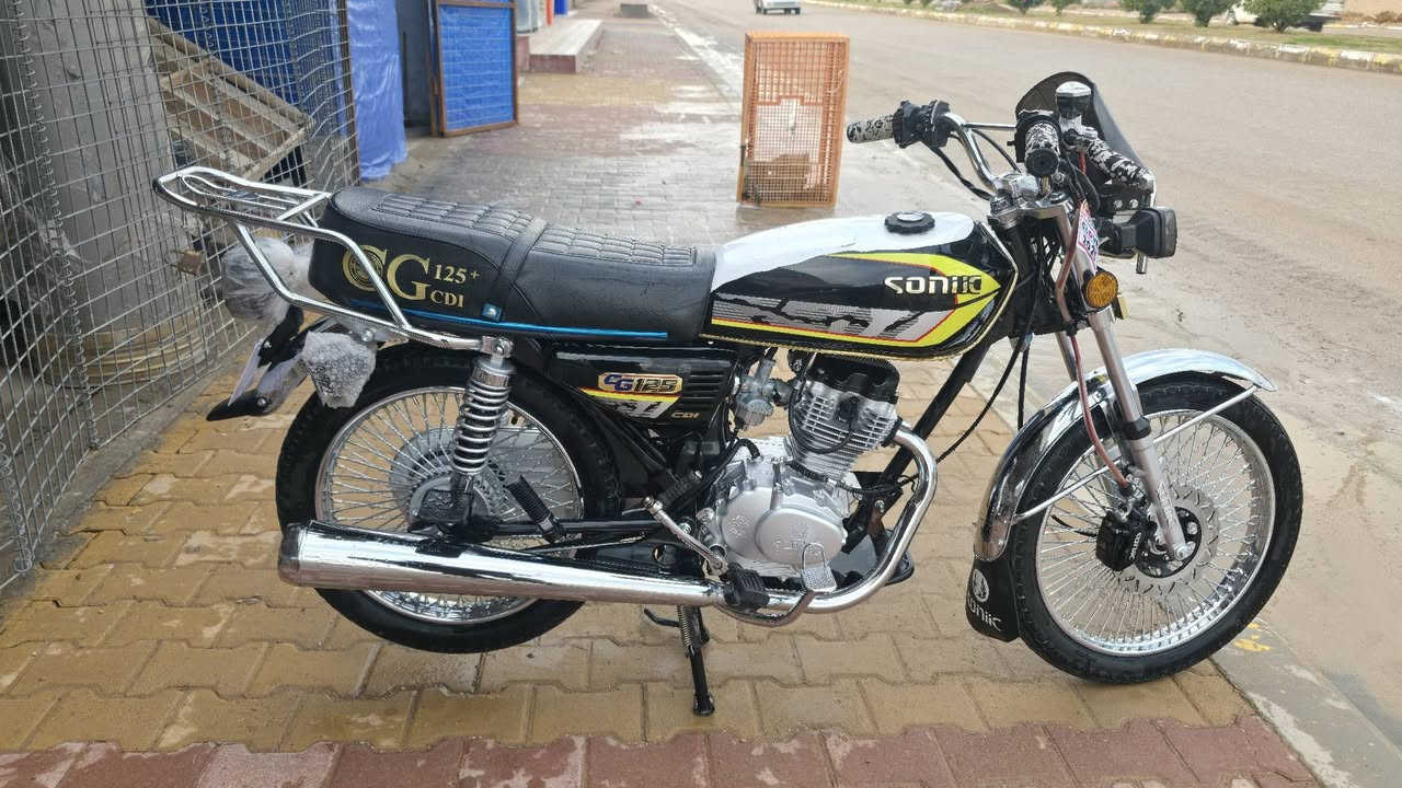 سولنك موديل ٢٤ ماشي ٢٠٠٠ ماصار شهر من مشدود ٤ كير يرهم بيع ويرهم مراوس
الماطور بعده عله وضع الشركه اسبانه ماممدوده علي 
ويا ٣ سويجات واوراق كامله 
واي استفسار هاذا رقمي ***********
