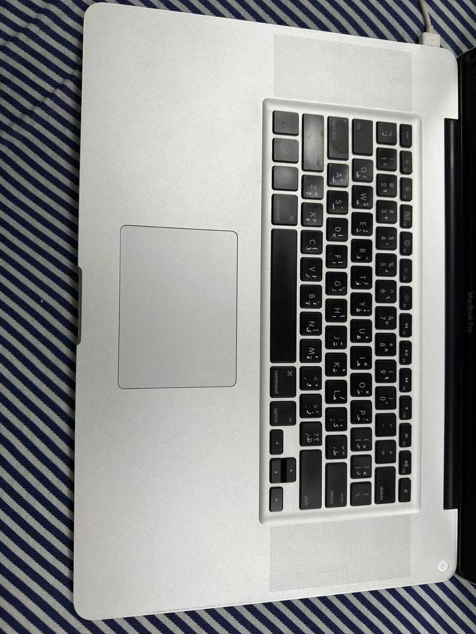 سلام عليكم
 ماك بوك برو حجم ١٥ انج 
 ويا شاحنه الاصليه
الجهاز محول ويندوز و صار بطيء شويه عدي فقط 
جهاز نضيف و شاشته حلوه جبيييره 
مكاني بغداد 
توصيل موجود 
سعره ٢٠٠ الف  و بي مجال 
 ***********
