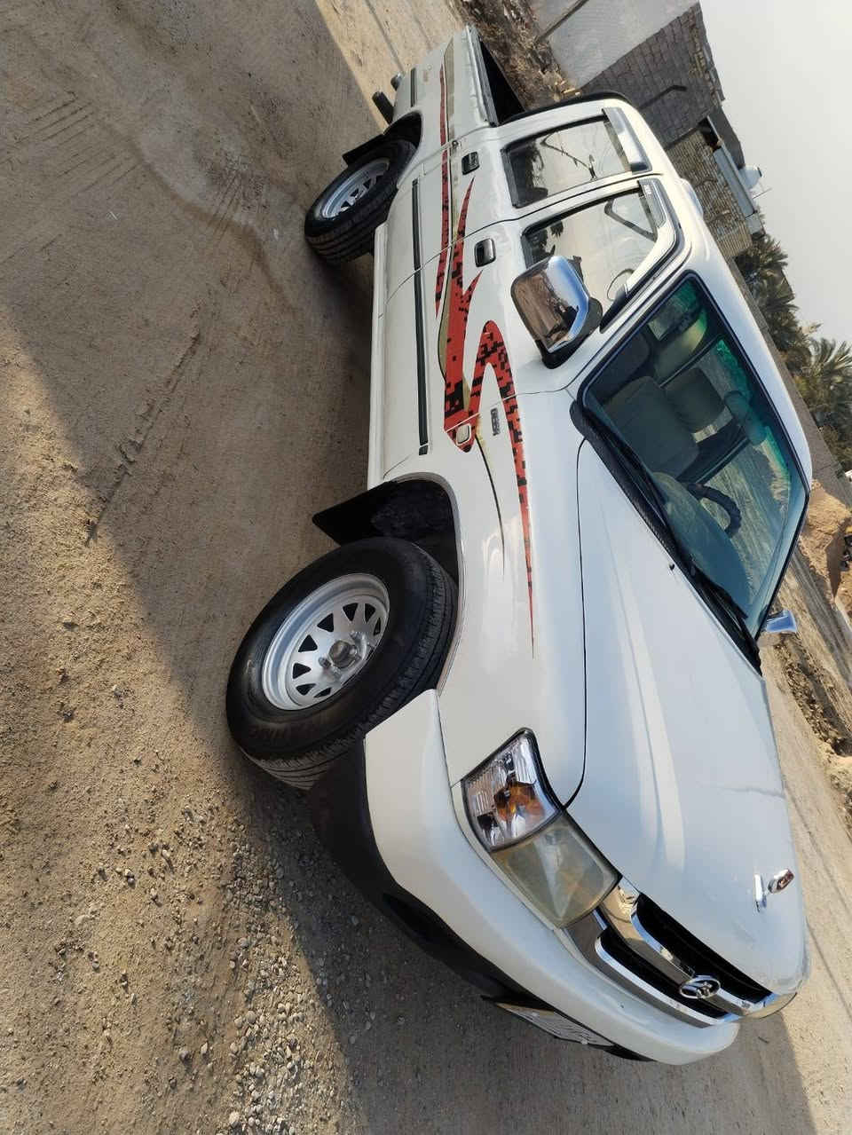 سلام دير للبيع موديل 2006 مكفوله من الضربه التبديل كير محرك حداديه شركه سنويه مجدده 2027 السعر 47 وبيها مجال استفسار *********** العنوان الديوانية
