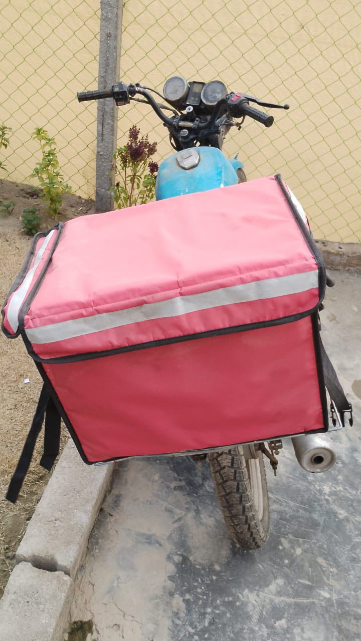 سلام عليكم شباب دايون عضم قديم مكينه لا صوت لا تبخير اخت جديده بدون اوراق تاير ورا جديد تايلندري 
بريكات فول كهربائيات شغلله سعرها ٢٥٠ وبيها شويه مجال ***********
