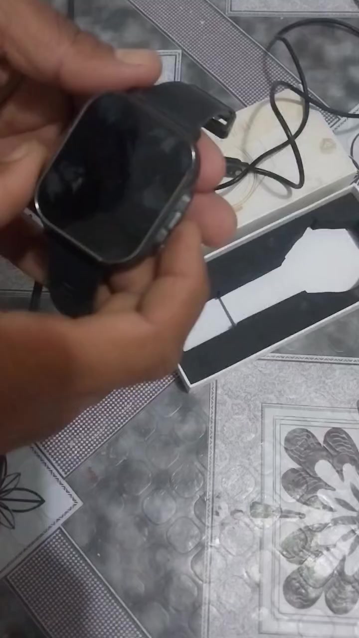 اسلام عليكم ساعه اثنين في واحد ساعه ايربود ***********
