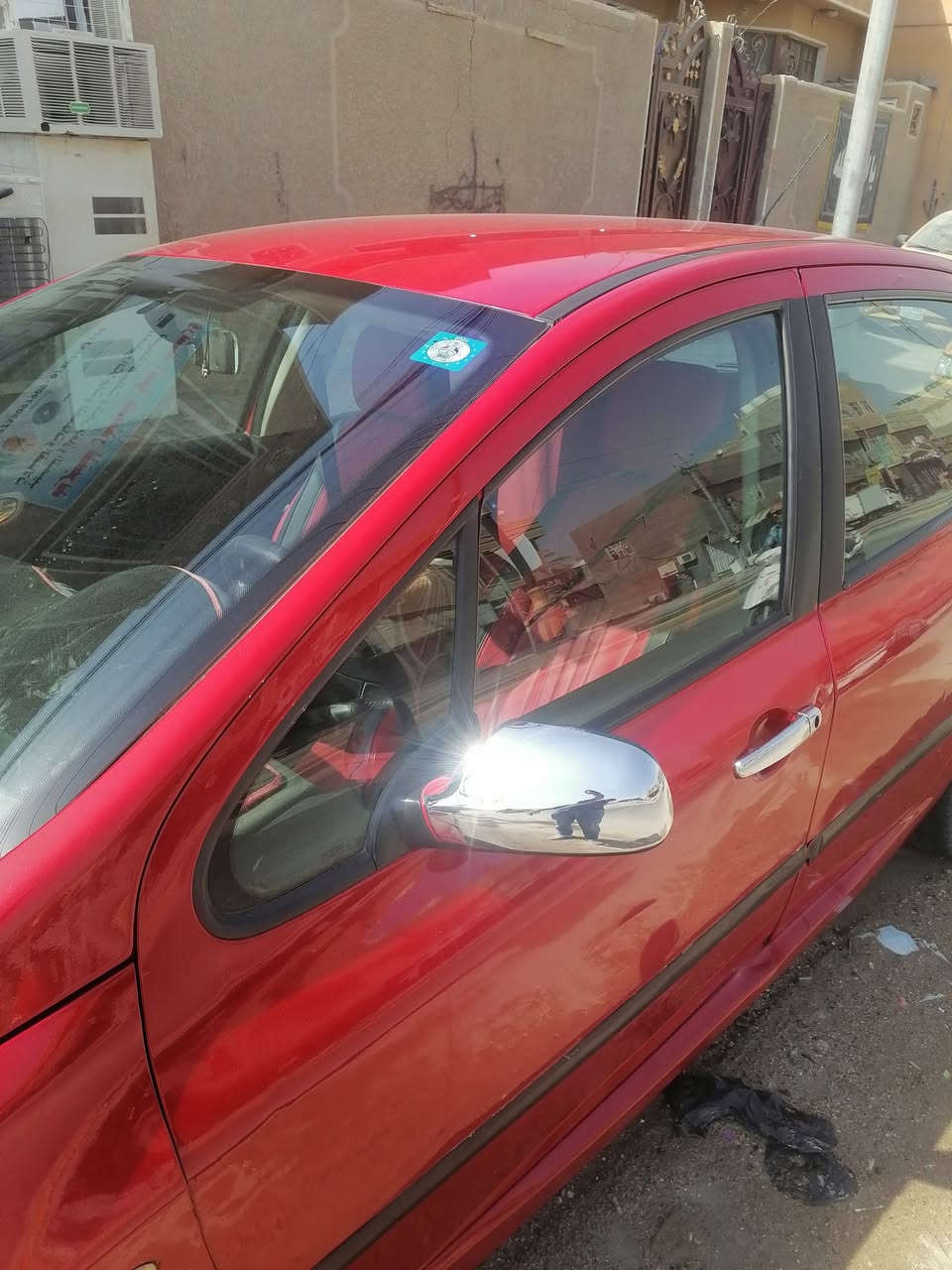 للبيع بيجو موديل 2006 مصبوغه السعر 50 جهزه من كلشي متصرف عليه وله الف ***********
