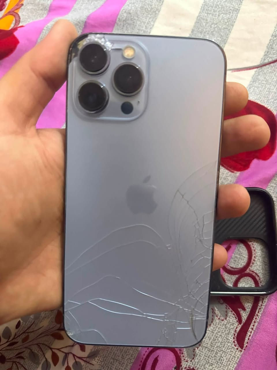 ايفون ١٣ برو ماكس دبل خط خطييين ٢٥٦ بطاريه ١٠٠ مبدله وكاله ومبدل شاشه تفصيخ الله شاهد سعره ٤٠٠ مع مجال ***********
