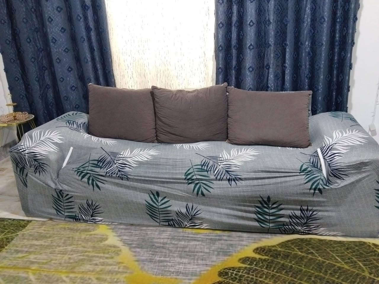 قنفه مع تلبيسه 2 للبيع سعر 150 بي مجال 
***********
